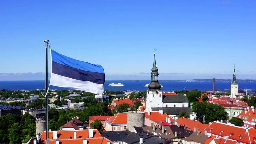 В России угрожают "военным ответом" Эстонии за атаку на Псков В России угрожают "военным ответом" Эстонии за атаку на Псков