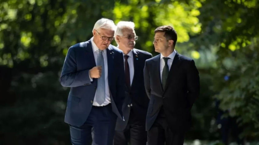 Немецкие эксперты прокомментировали подписание Зеленским "формулы Штайнмайера"