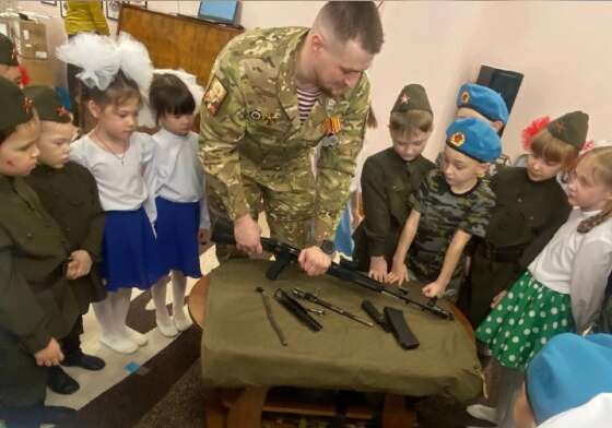 Закончились взрослые: в России дошкольников готовят к войне (ФОТО)