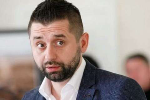 ЗМІ запитали Арахамію про запуск нового інформаційного телеканалу, який підтримуватиме Зеленського