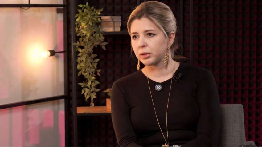 «Обкластися вібраторами і грітися»: подруга ексміністра дала пораду українцям