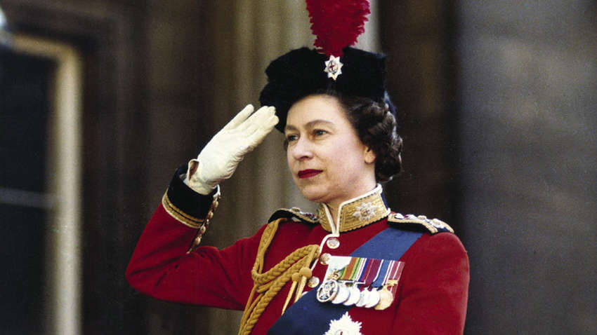 Бывший слуга Елизаветы II рассказал о вредных привычках королевы