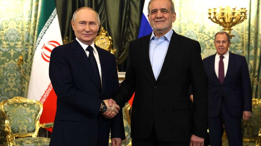 Не дозволив Путіну принизити себе: з'явилися подробиці інциденту в Кремлі з президентом Ірану Не дозволив Путіну принизити себе: з'явилися подробиці інциденту в Кремлі з президентом Ірану