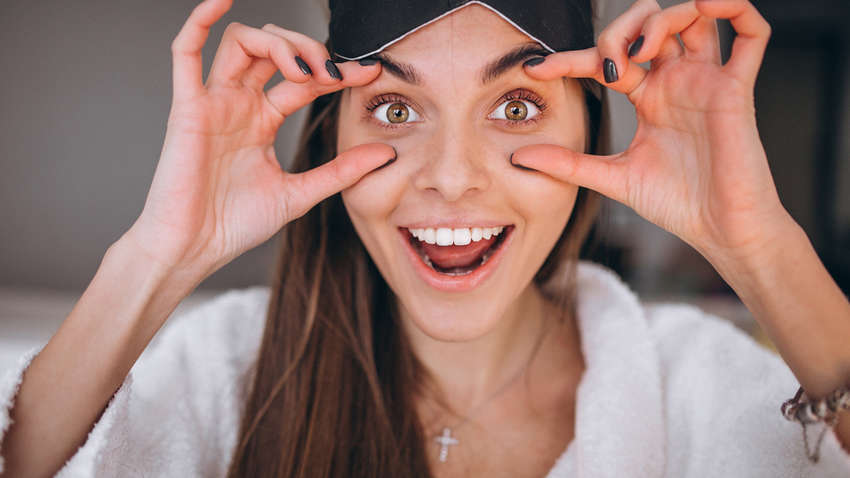 Як швидко позбутися від набряків під очима