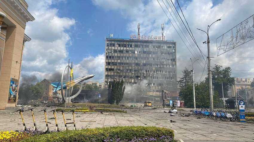 Спасатели показали страшные фото удара по Виннице и назвали новое число погибших