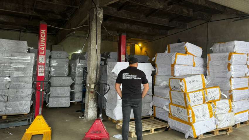 У Львівській області викрили контрабанду товарів: перевіряють причетність посадовців митниці У Львівській області викрили контрабанду товарів: перевіряють причетність посадовців митниці