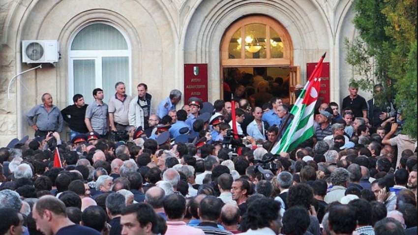 «Парламент» самопроголошеної Абхазії відправив «президента» у відставку