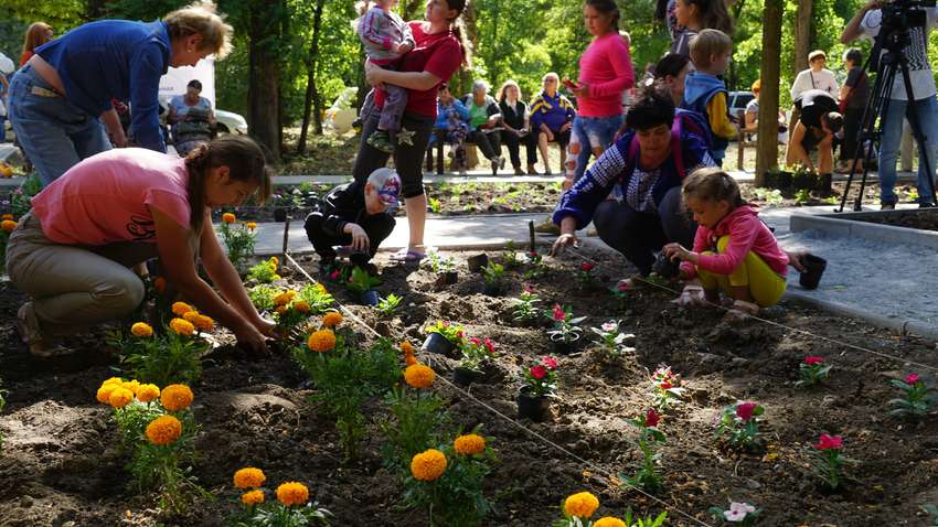 Уже в июле - четыре сквера на жилмассивах Днепра: узнай где