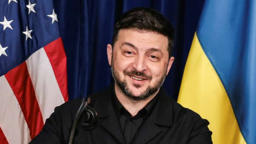 "Ще не читали першу версію!": Зеленський зі сміхом відповів Путіну на "хамський" лист "Ще не читали першу версію!": Зеленський зі сміхом відповів Путіну на "хамський" лист