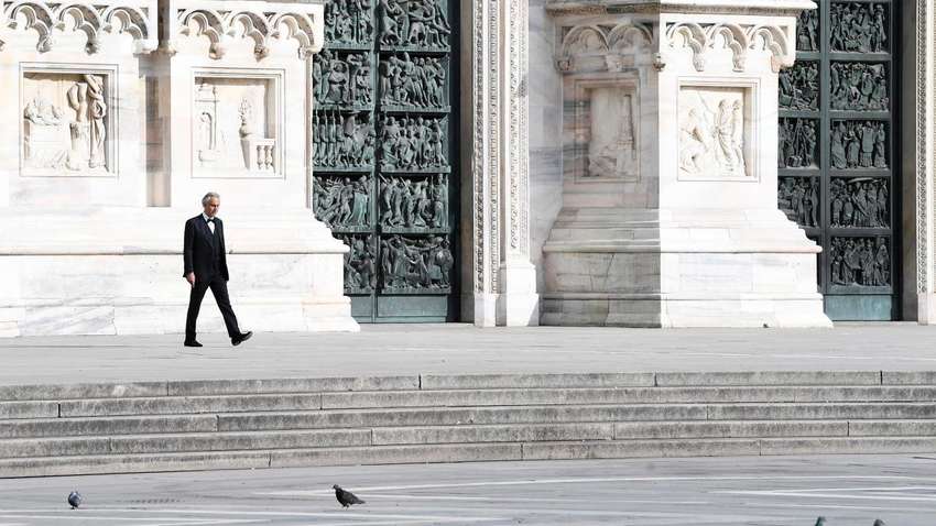 Легендарный тенор дал концерт в пустом итальянском соборе: видео