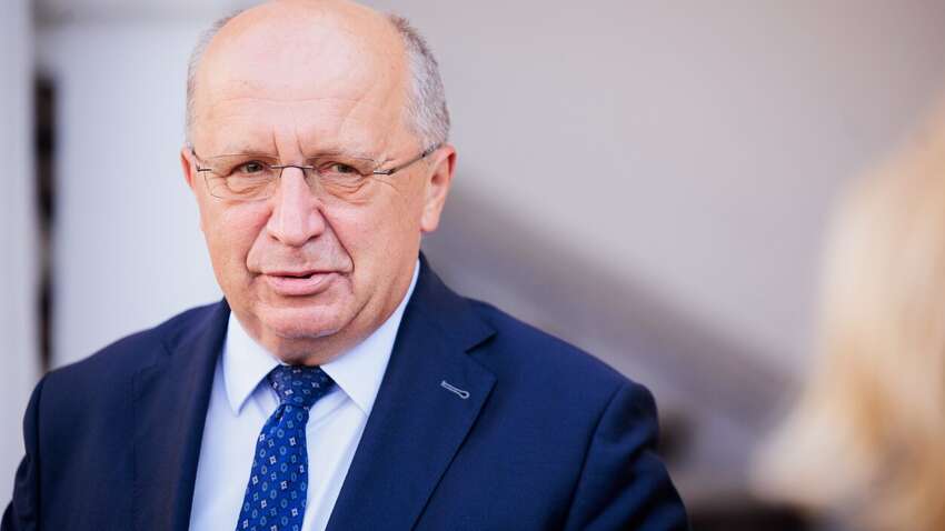 Еврокомиссар по обороне и космосу срочно прибыл в Польшу: что будет просить для Украины