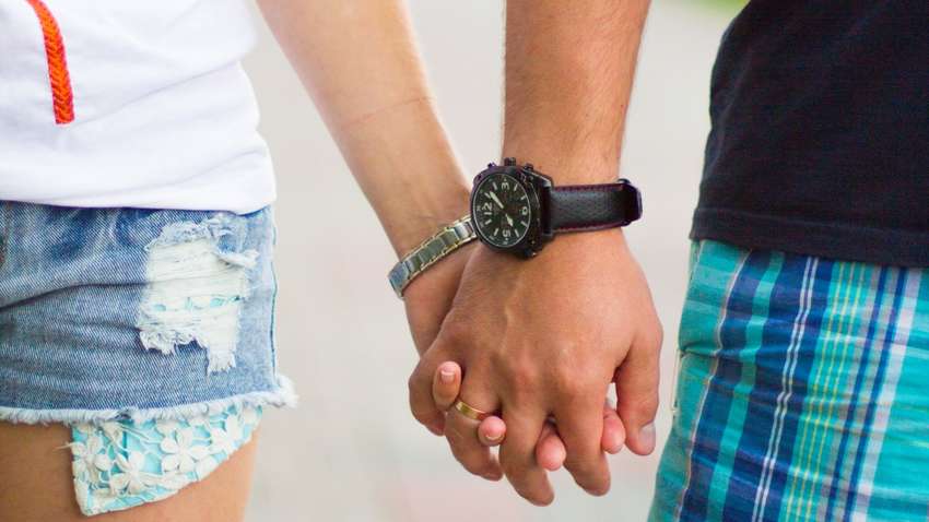 В Туркменистане юношам и девушкам запретили вместе сидеть на скамейках: зачем В Туркменистане юношам и девушкам запретили вместе сидеть на скамейках: зачем