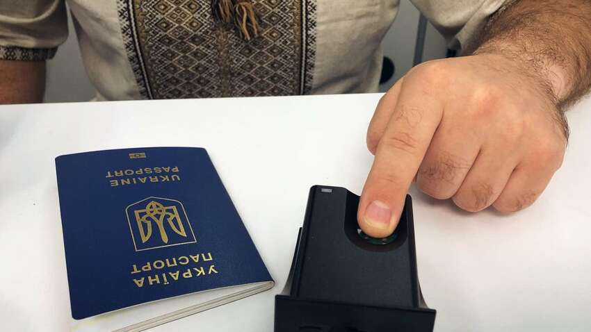 Оформление паспортов за рубежом: что изменилось для украинцев