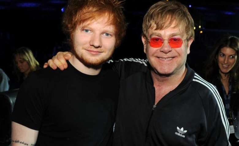 Ед Ширан подарував Елтону Джону величезний мармуровий пеніс