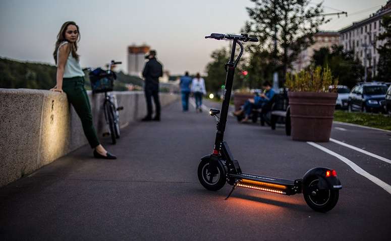 Нету права: где в Украине запрещено ездить электросамокатам