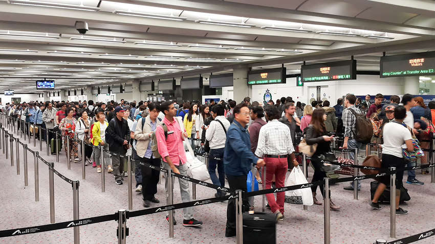 Протесты в Гонконге: в сидячей забастовке участвуют сотни граждан