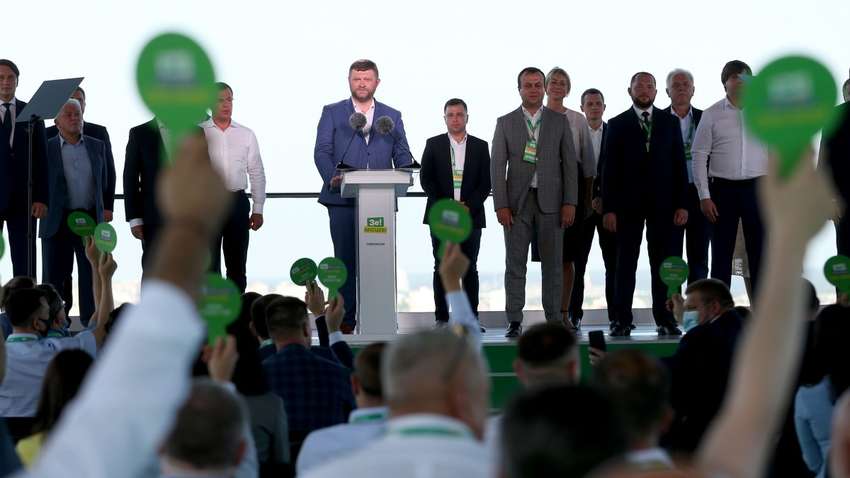 У Слузі народу назвали винних у падінні рейтингів партії У Слузі народу назвали винних у падінні рейтингів партії