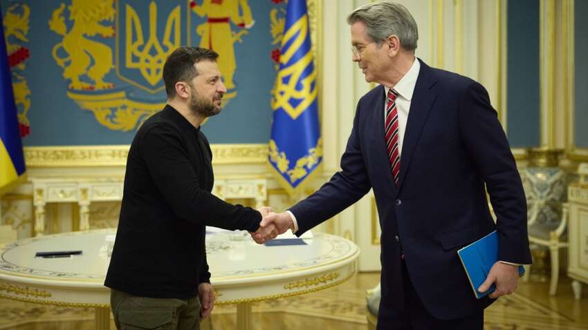 У американца дрожали руки: СМИ узнали, как Зеленскй обращался с Бессентом в Киеве
