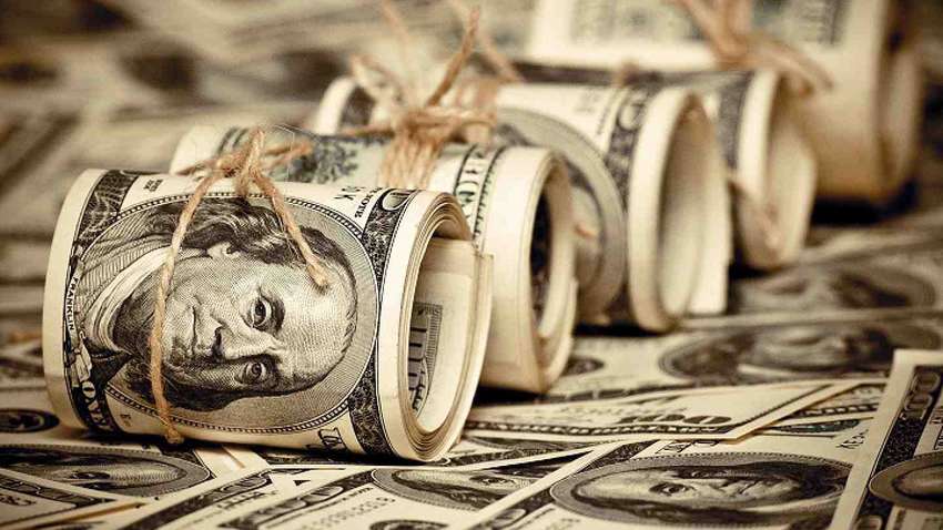 Курс долара в Україні завершує квітень зниженням