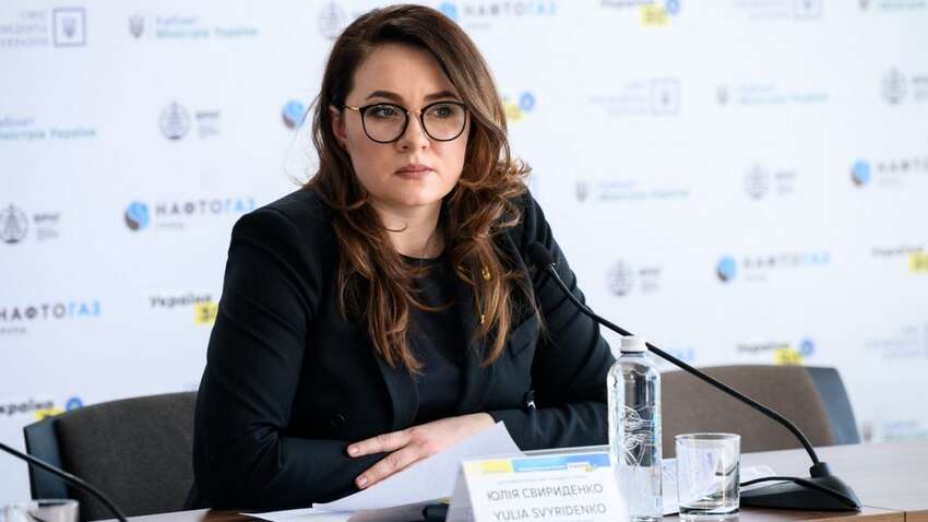 В Украине нашли учительницу, которой платят 6 тысяч долларов в месяц: о ком идет речь