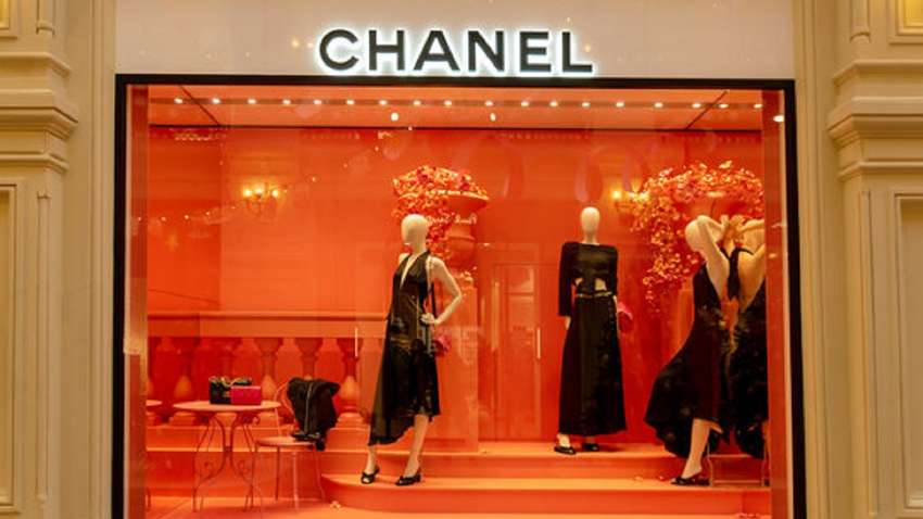 Захарова похвасталась, чем заменили Chanel в ГУМе (ФОТО) Захарова похвасталась, чем заменили Chanel в ГУМе (ФОТО)
