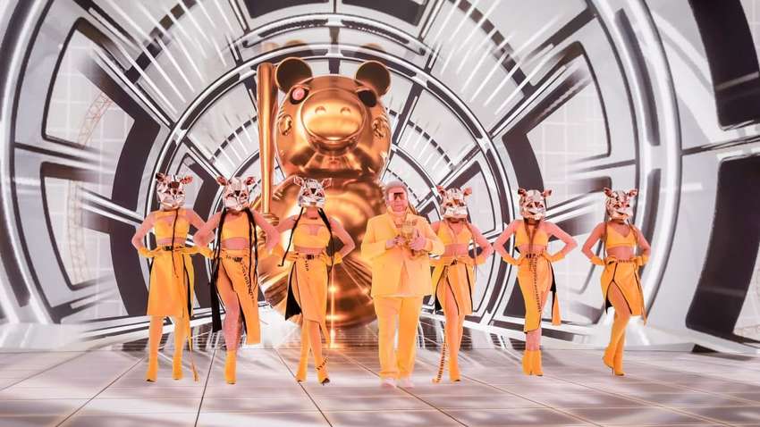 Михайло Поплавський вирішив перетворити сало в золото у новому кліпі