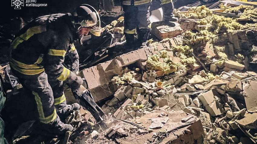 Россия ударила ракетой по Киевщине: убит маленький ребенок и его отец