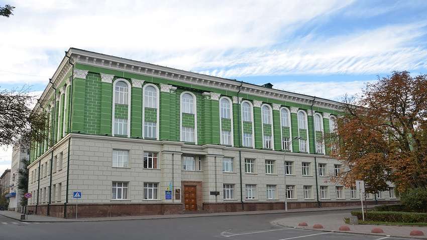 Университет отсудил у выпускника почти 130 тысяч гривен: какая причина