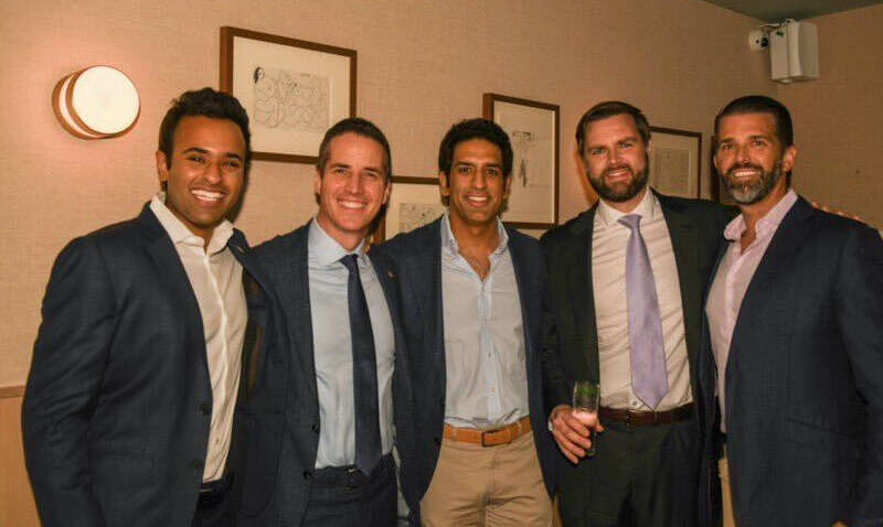 Син Трампа та Венс відвідали клуб для ультрабагатих з квитками в понад півмільйона доларів