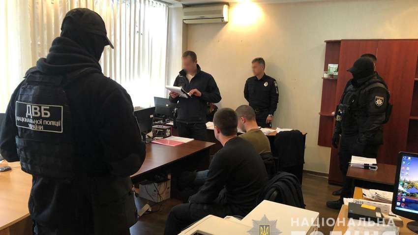 В Одесі патрульні підозрюються в застосуванні тортур: щоб підвищити показники, вони били людей кийками