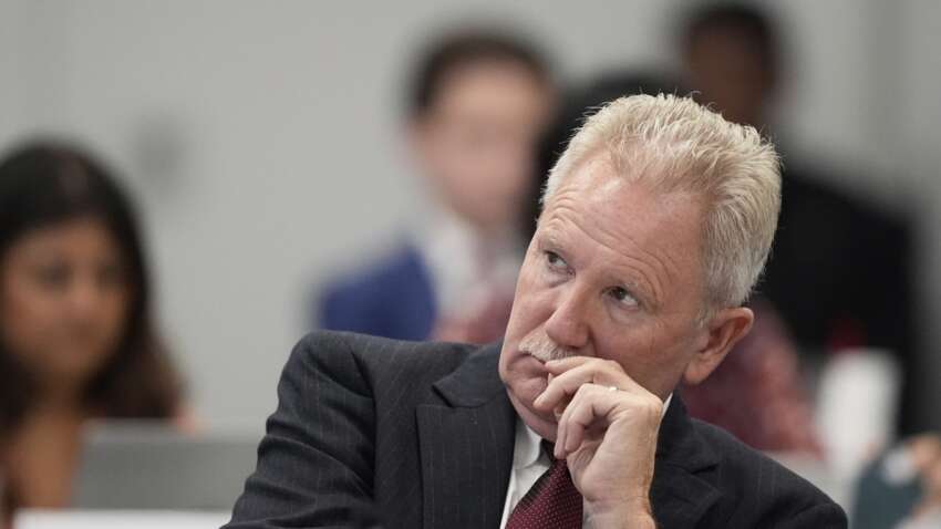 Скандальні заяви про вакцини: новий голова комітету CDC порівняв COVID‑щеплення з Голокостом і говорив про «80% викиднів» Скандальні заяви про вакцини: новий голова комітету CDC порівняв COVID‑щеплення з Голокостом і говорив про «80% викиднів»