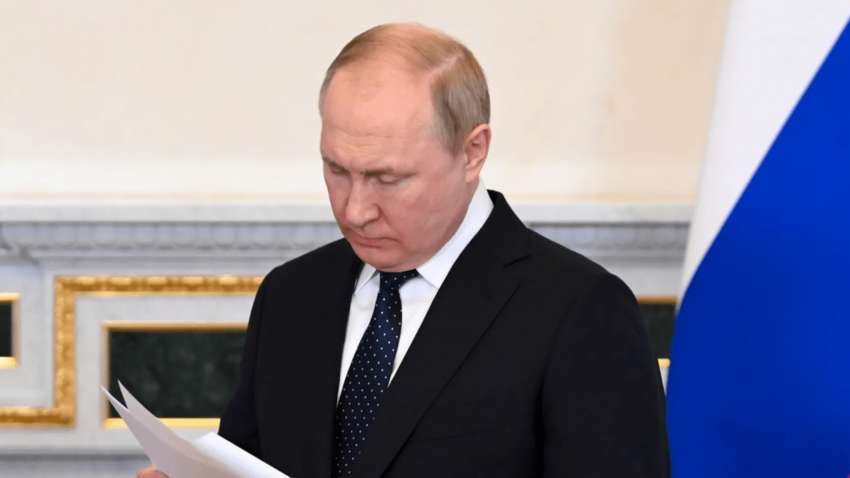 СМИ узнали имя человека, который подстрекал Путина напасть на Украину, убеждая в беззубости Запада СМИ узнали имя человека, который подстрекал Путина напасть на Украину, убеждая в беззубости Запада