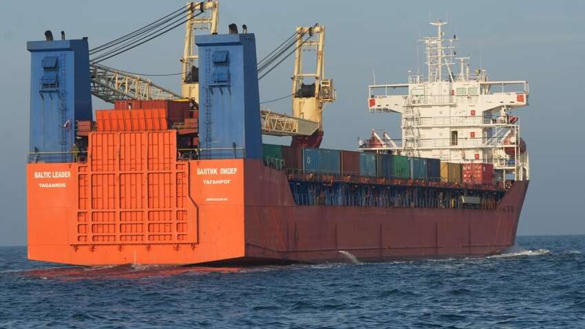 Российское подсанкционное судно осуществляло перевозку оружия из Сирии через Ла-Манш, – The Times