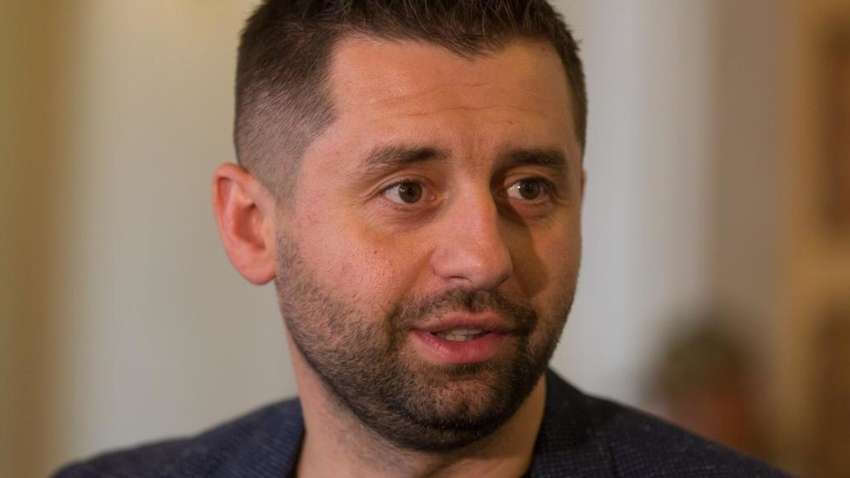 Арахамия: Дубинский ведёт себя как брошенная невеста