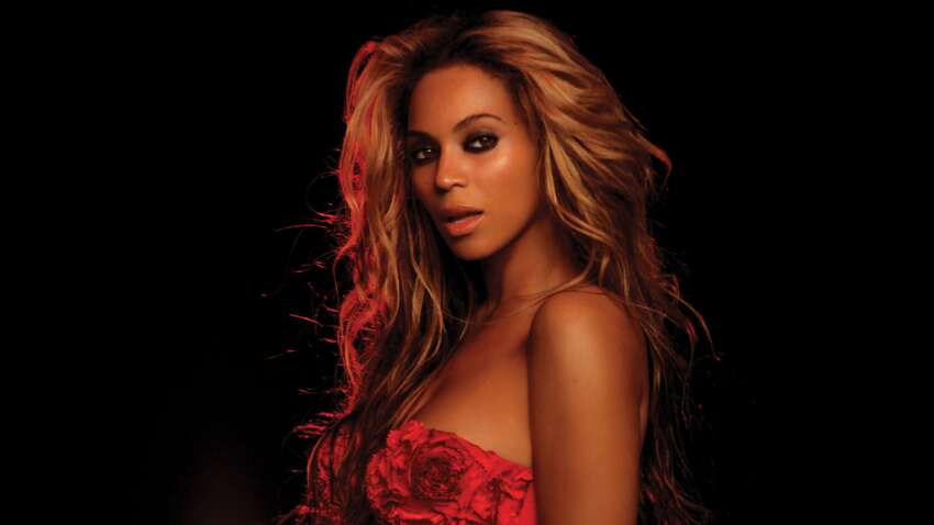 В Бейонсе прямо во время концерта полностью сползли штаны (ВИДЕО)