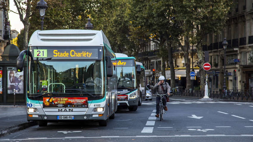 В Париже проходит крупнейшая забастовка работников транспорта