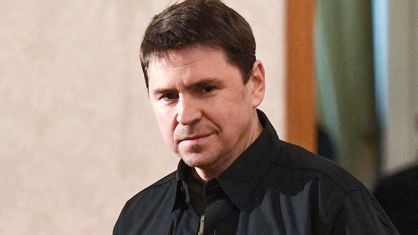 Подоляк повідомив, хто здійснив атаки безпілотниками по Росії