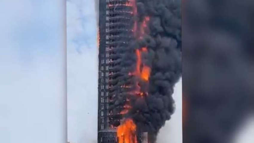 В Китае сгорел небоскреб за 20 минут, количество жертв неизвестно (ВИДЕО) В Китае сгорел небоскреб за 20 минут, количество жертв неизвестно (ВИДЕО)