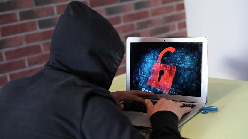 В YouTube появился ролик, который демонстрирует, как легко можно обманывать людей в интернете