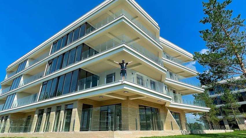 Дзідзьо назад до Львова ані ногою - співак в'їжджає в елітну квартиру під Києвом Дзідзьо назад до Львова ані ногою - співак в'їжджає в елітну квартиру під Києвом