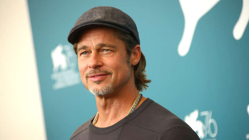 Бред Пітт створив рожеве шампанське і назвав його вартість