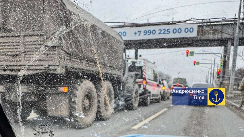 Россияне укрепляют другое направление: замечена массовое стягивание техники врага Россияне укрепляют другое направление: замечена массовое стягивание техники врага
