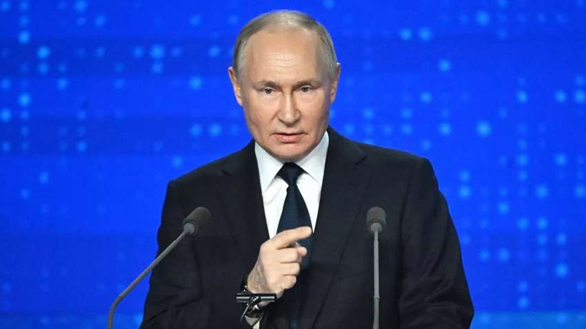 Російський пропагандист заявив про необхідність відставки Путіна: у студії запала тиша (ВІДЕО)