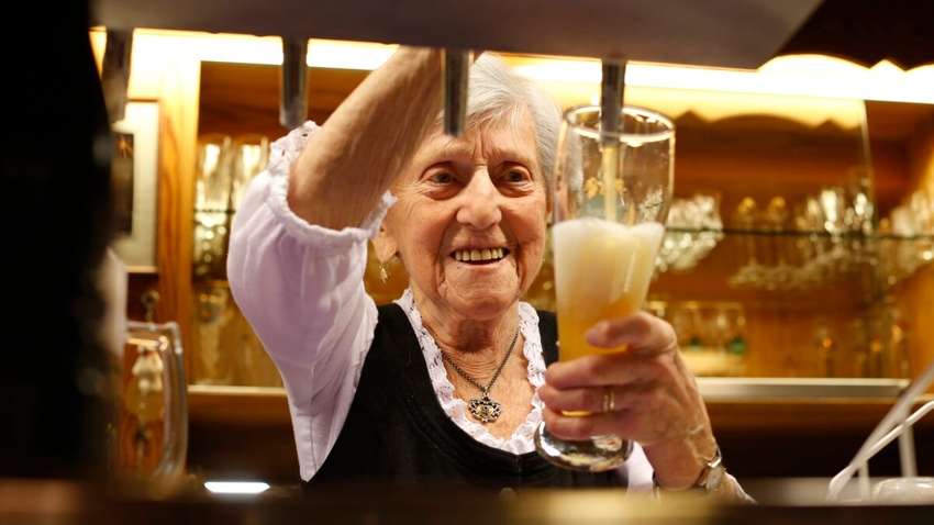 Миллионы литров пива уничтожители в Германии из-за коронавируса