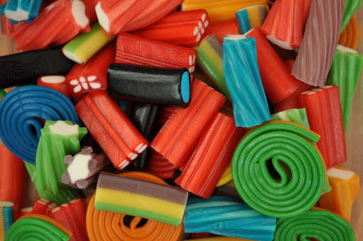 Ученые назвали самую опасную сладость для человека