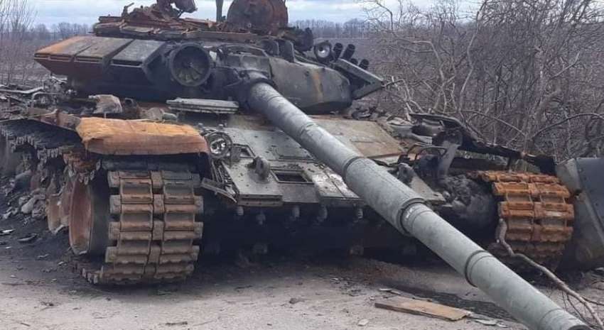 Путін каже, що втрат немає: британська розвідка показала спустошені склади танків у РФ