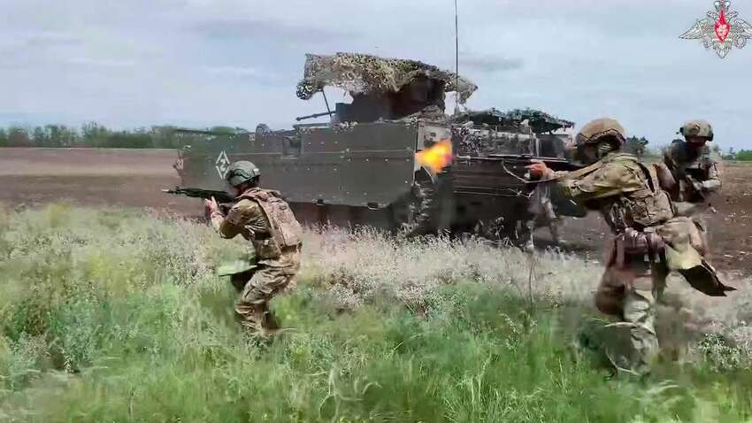 Багато загиблих та поранених: стало відомо, де наступ РФ закінчився провалом Багато загиблих та поранених: стало відомо, де наступ РФ закінчився провалом