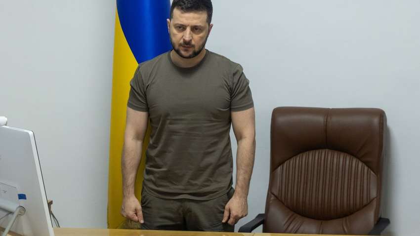 Зеленский заявил, что решение о прекращении войны в Украине зависит от одного человека Зеленский заявил, что решение о прекращении войны в Украине зависит от одного человека