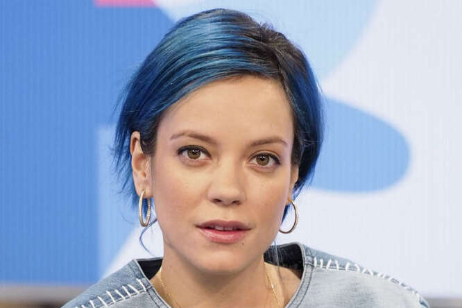 "Оргазмы, которые меняют жизнь": известная певица выпустила секс-игрушку 