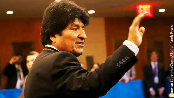 Сенат Болівії відклав засідання з питань відставки Моралеса